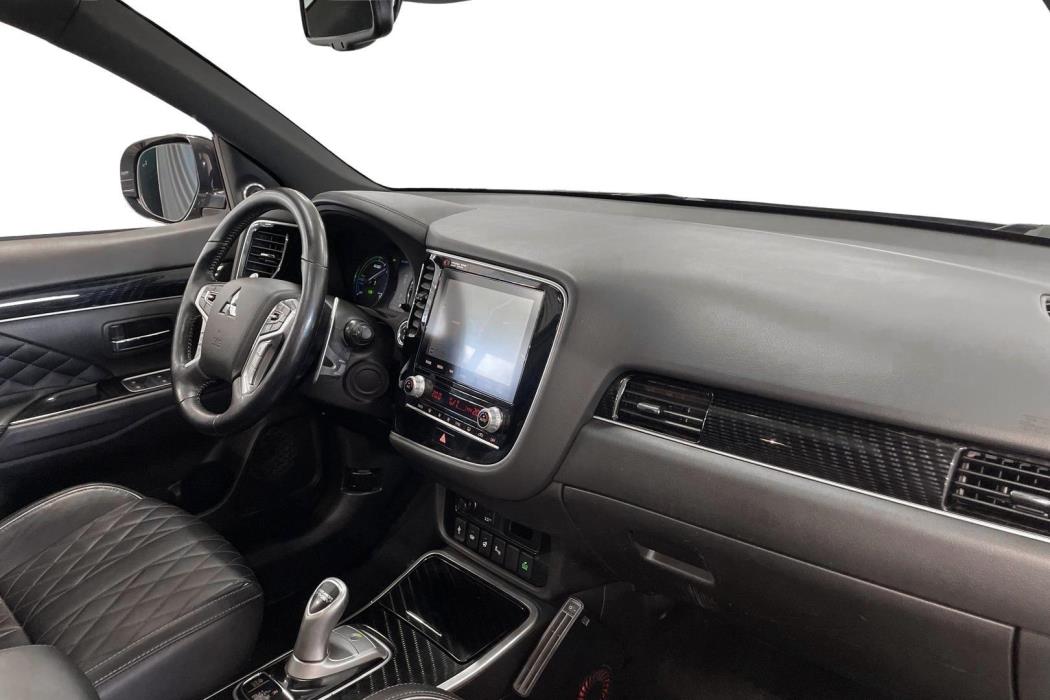 Mitsubishi Outlander PHEV 2020