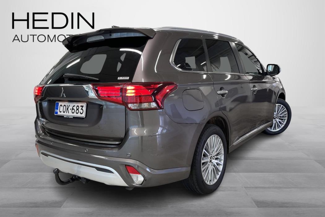 Mitsubishi Outlander PHEV 2020