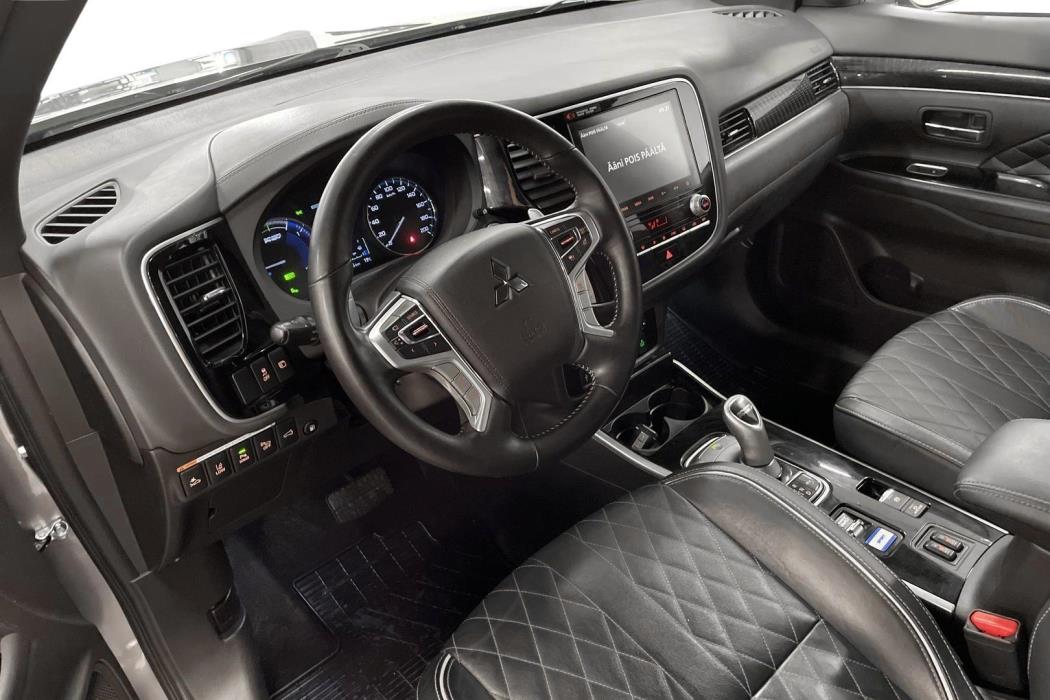 Mitsubishi Outlander PHEV 2020