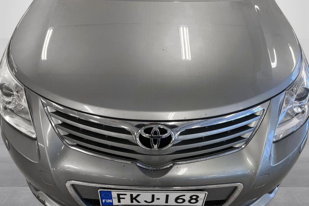 TOYOTA AVENSIS 2011