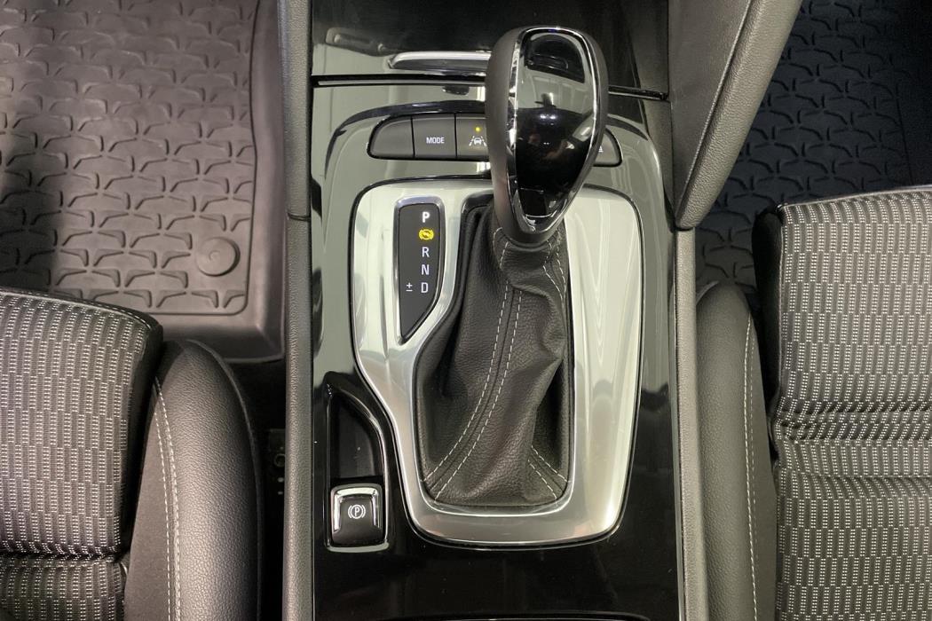 OPEL INSIGNIA 2022