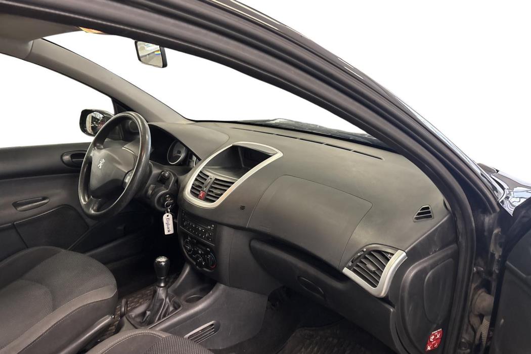 PEUGEOT 206+ 2010