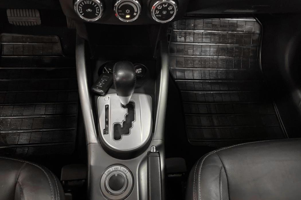 MITSUBISHI OUTLANDER 2011