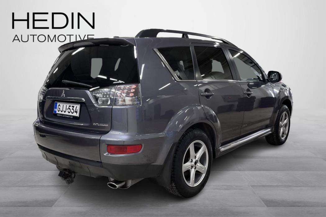 MITSUBISHI OUTLANDER 2011