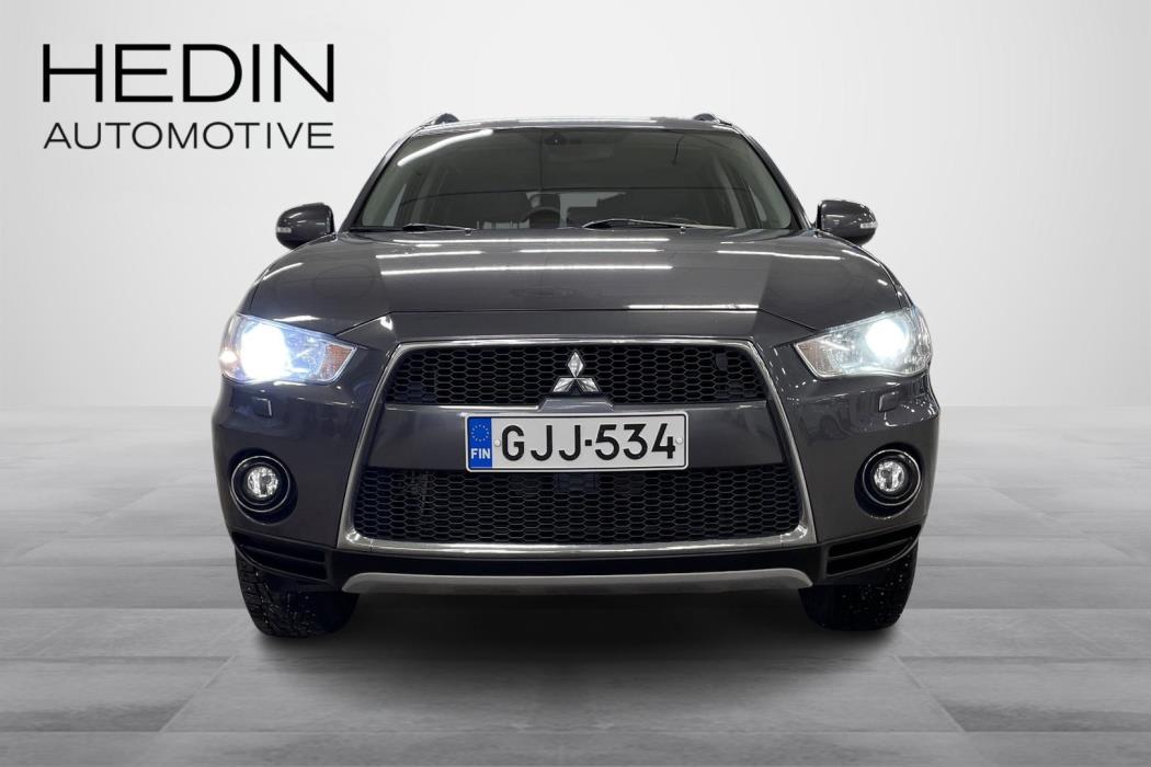 MITSUBISHI OUTLANDER 2011