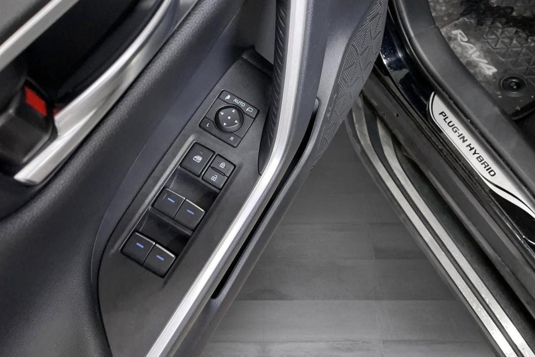 TOYOTA RAV4 Plug-in 2025