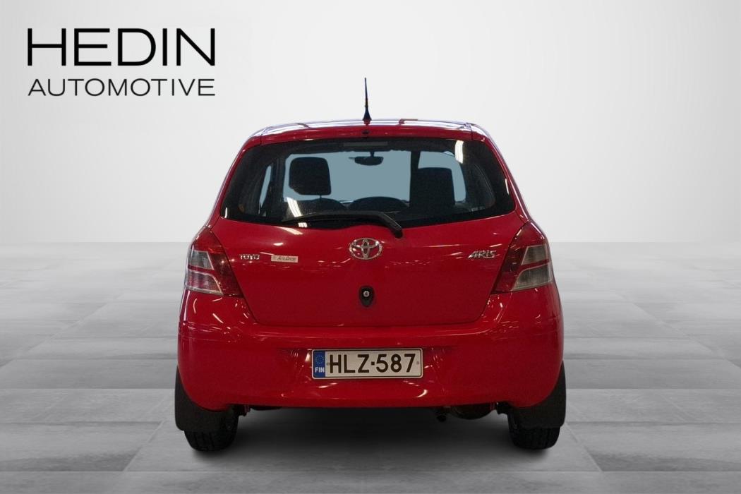 TOYOTA YARIS 2010