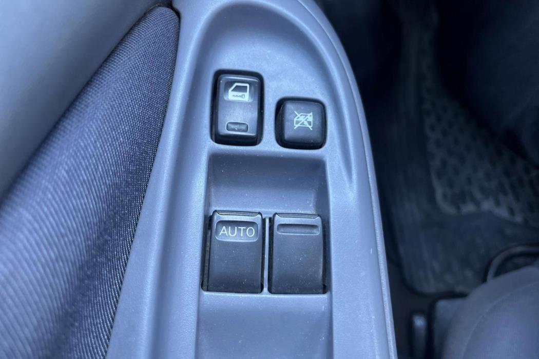 NISSAN ALMERA 2004