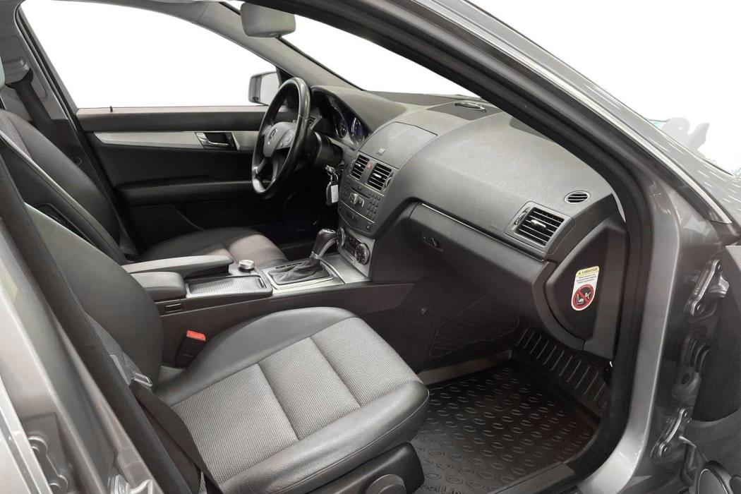 MERCEDES-BENZ C 2011