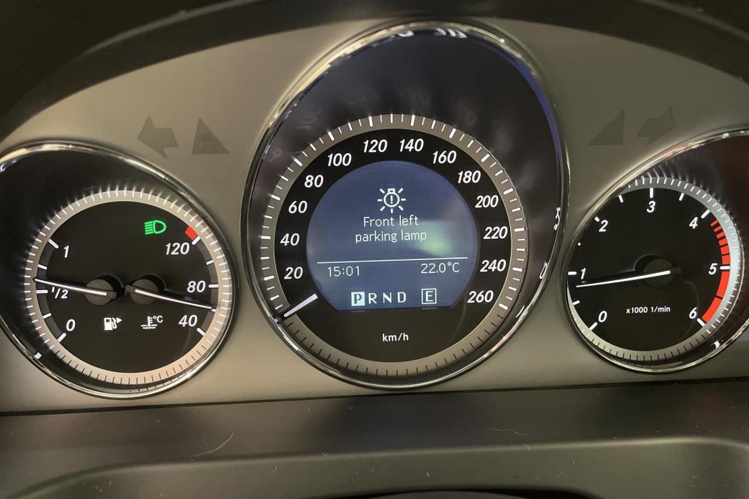 MERCEDES-BENZ C 2011