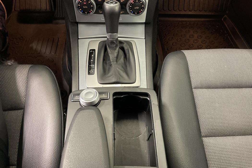 MERCEDES-BENZ C 2011