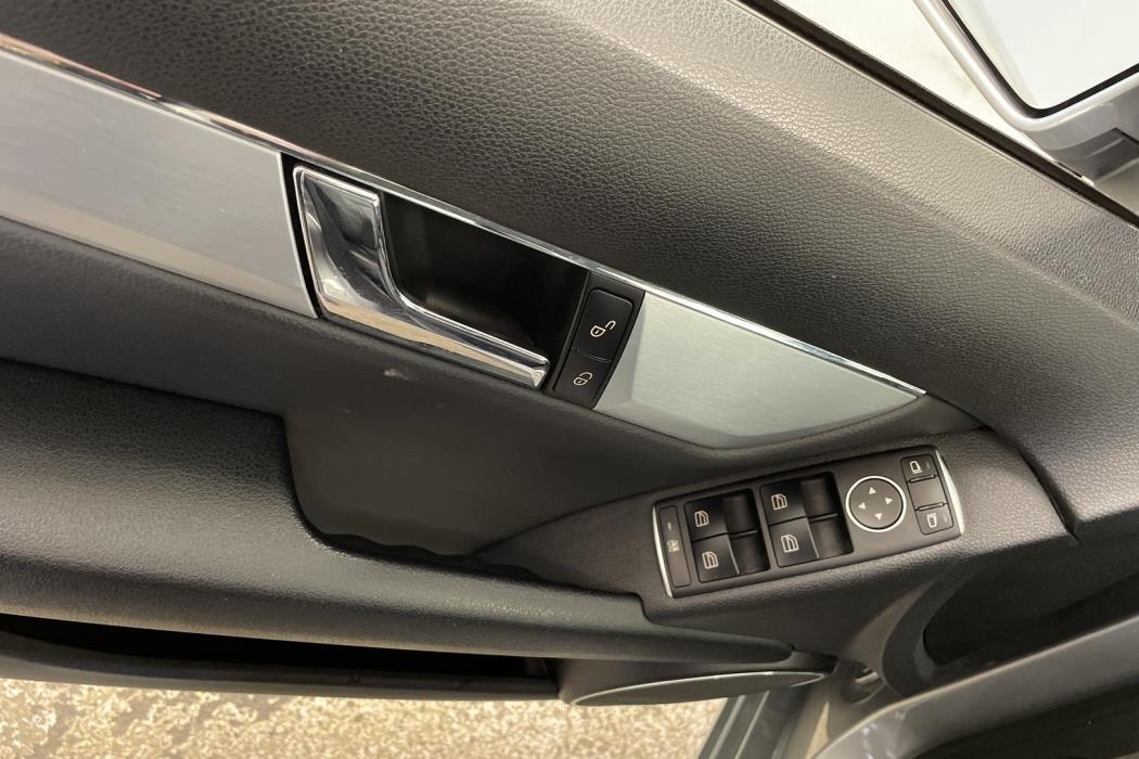 MERCEDES-BENZ C 2011