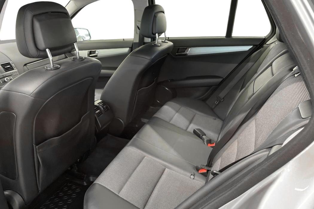 MERCEDES-BENZ C 2011