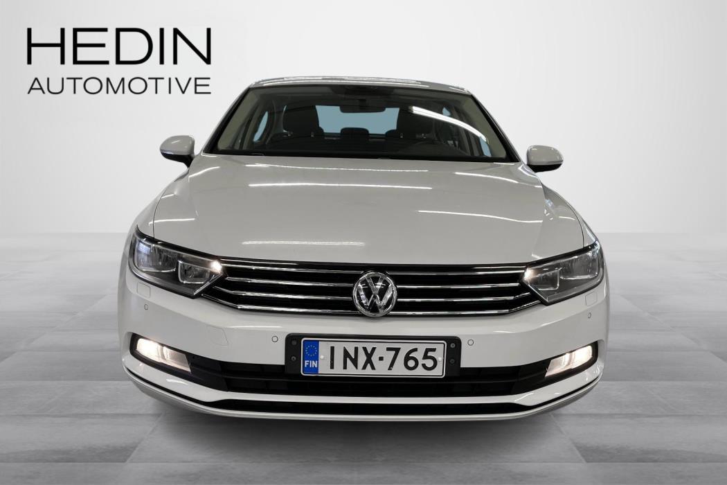VOLKSWAGEN PASSAT 2018