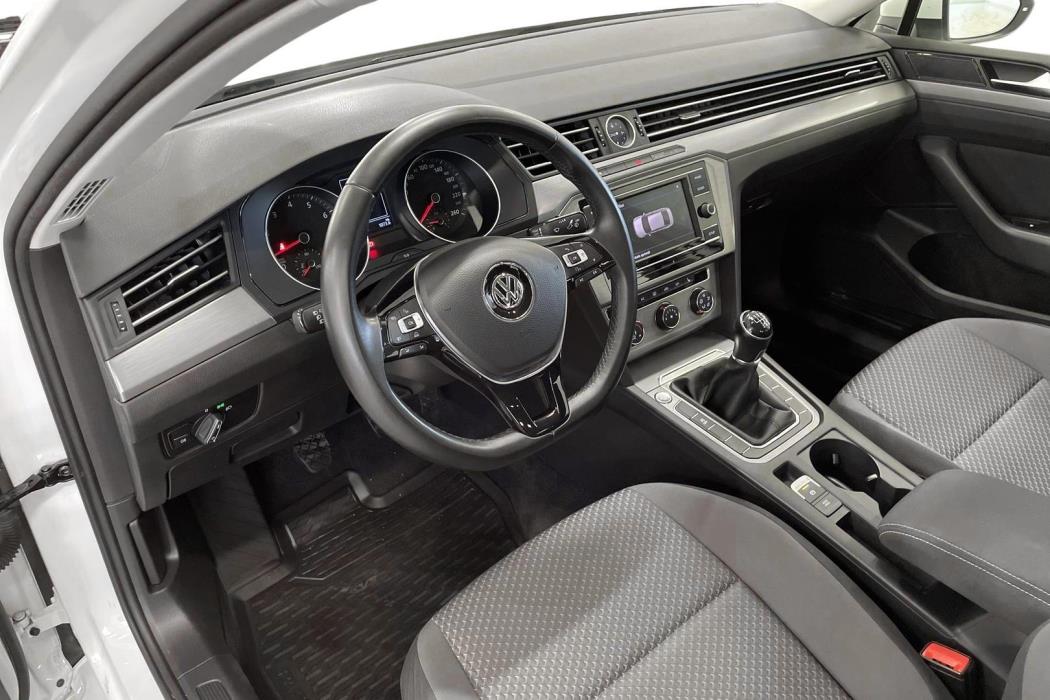VOLKSWAGEN PASSAT 2018