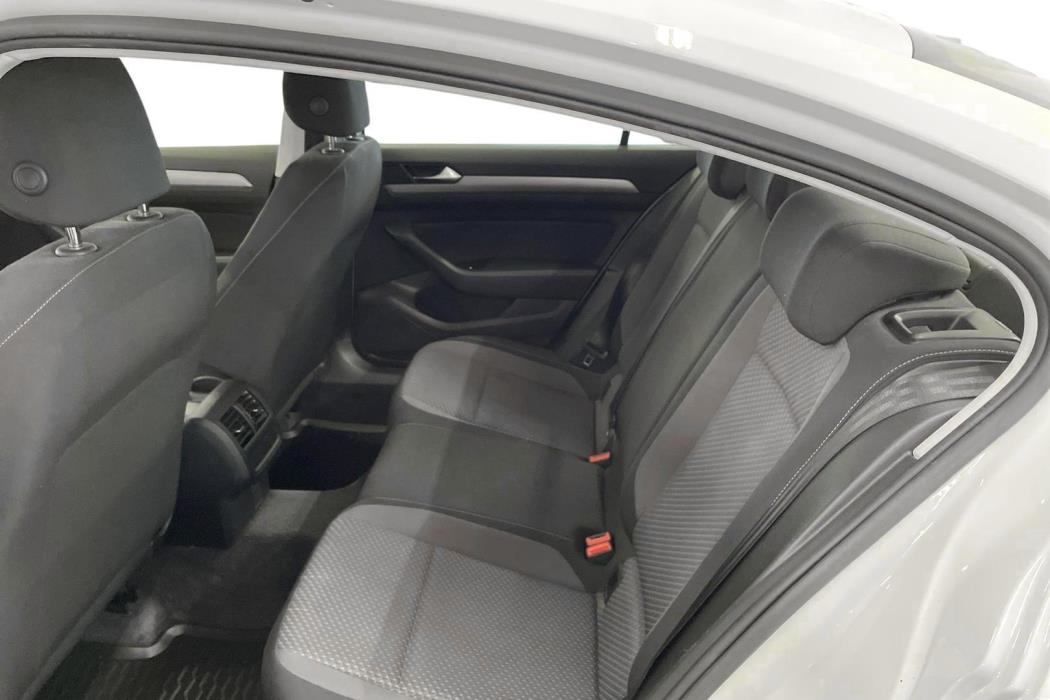 VOLKSWAGEN PASSAT 2018