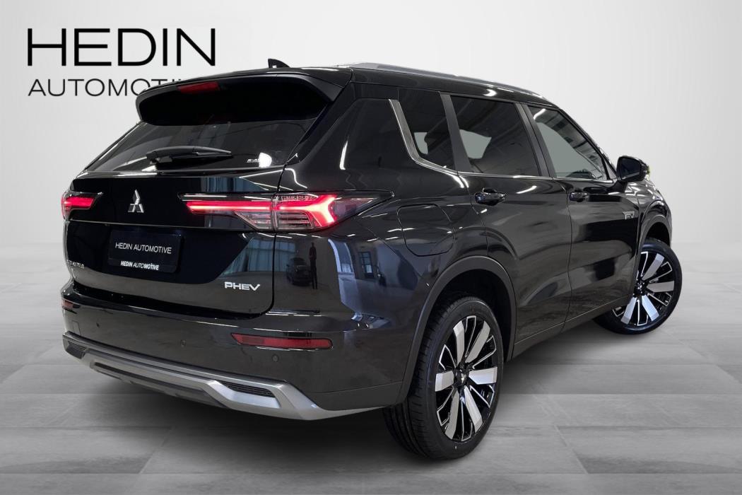 MITSUBISHI OUTLANDER 2025