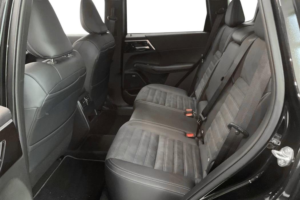 MITSUBISHI OUTLANDER 2025