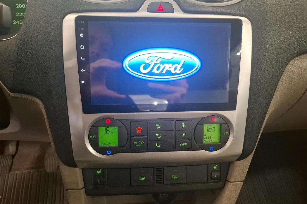 FORD FOCUS 2005
