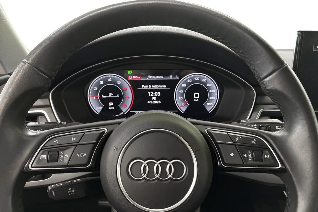 AUDI A4 2022