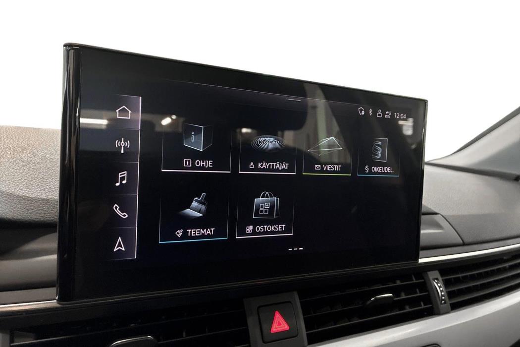 AUDI A4 2022