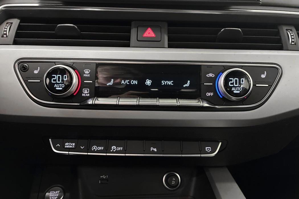 AUDI A4 2022