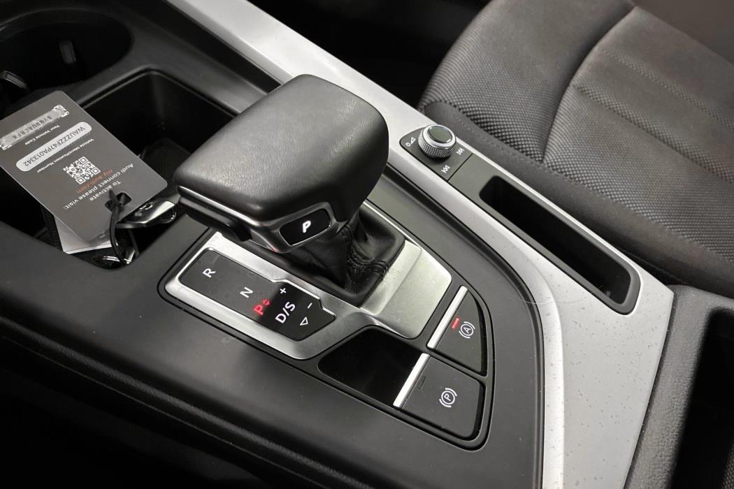 AUDI A4 2022