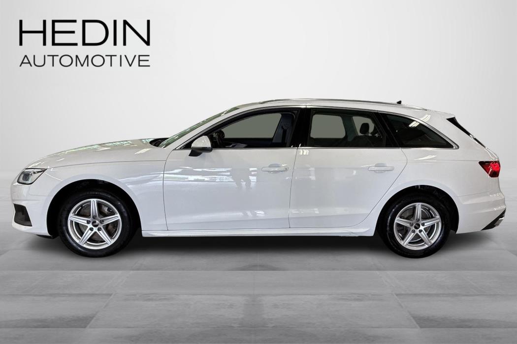 AUDI A4 2022