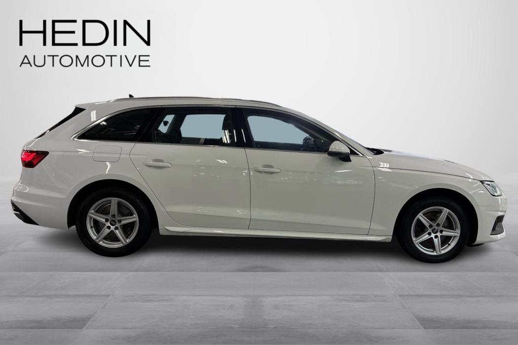 AUDI A4 2022