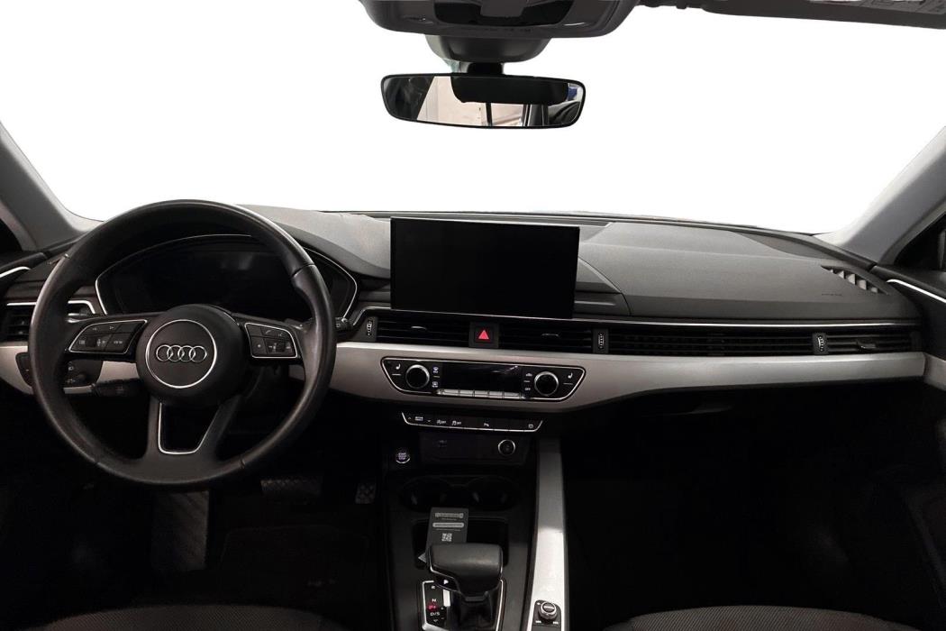 AUDI A4 2022