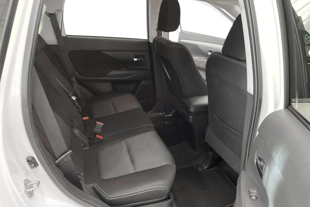 MITSUBISHI Outlander 2017