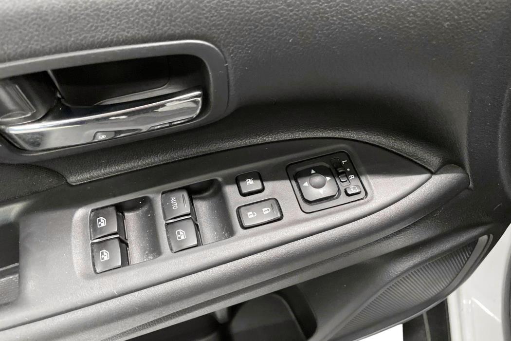 MITSUBISHI Outlander 2017