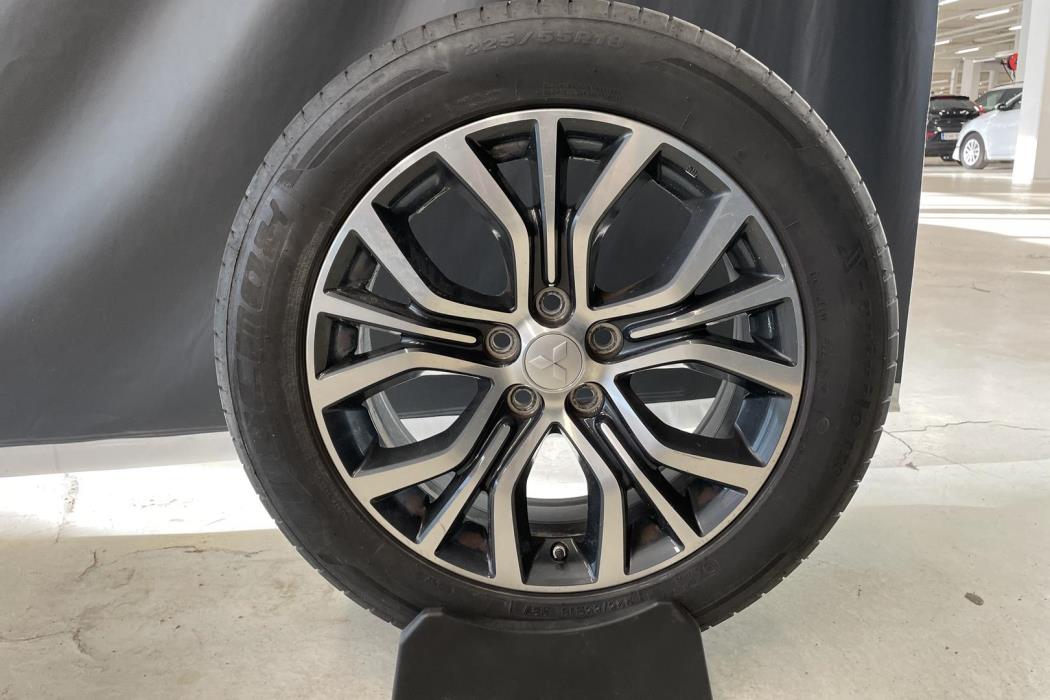MITSUBISHI Outlander 2017