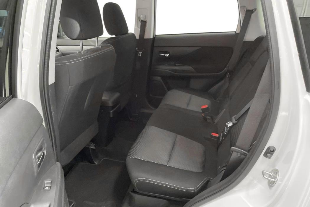 MITSUBISHI Outlander 2017