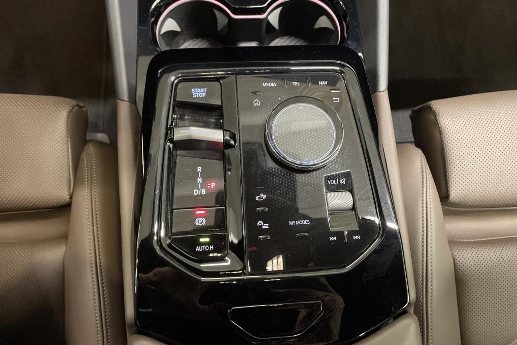 BMW i5 2024