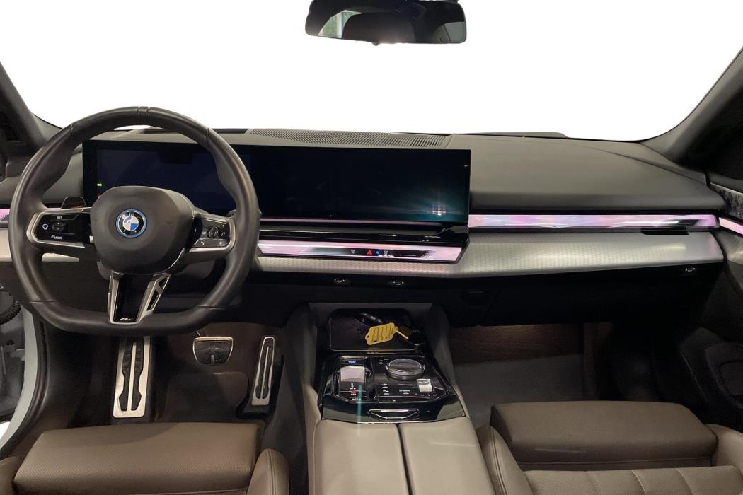 BMW i5 2024