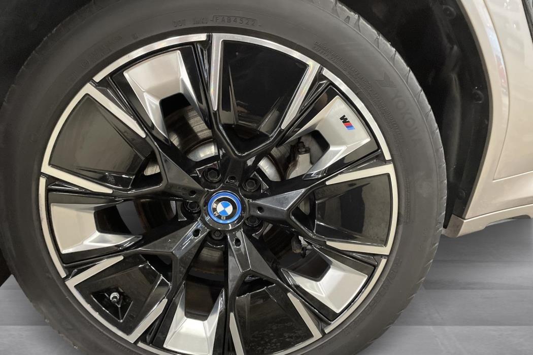 BMW iX3 2023