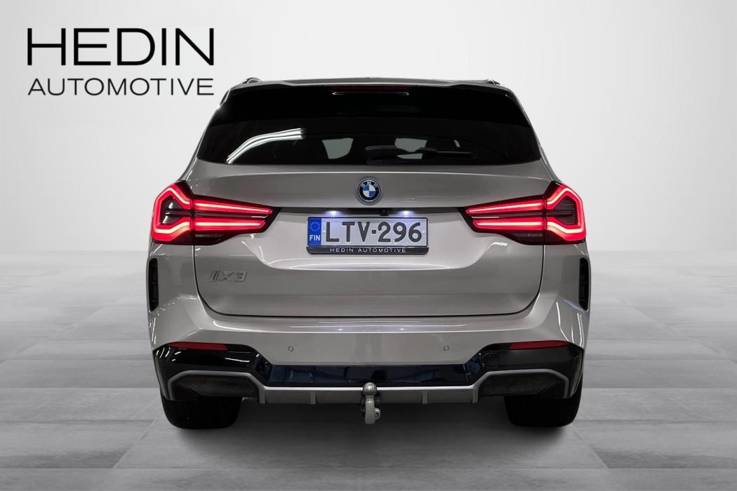 BMW iX3 2023
