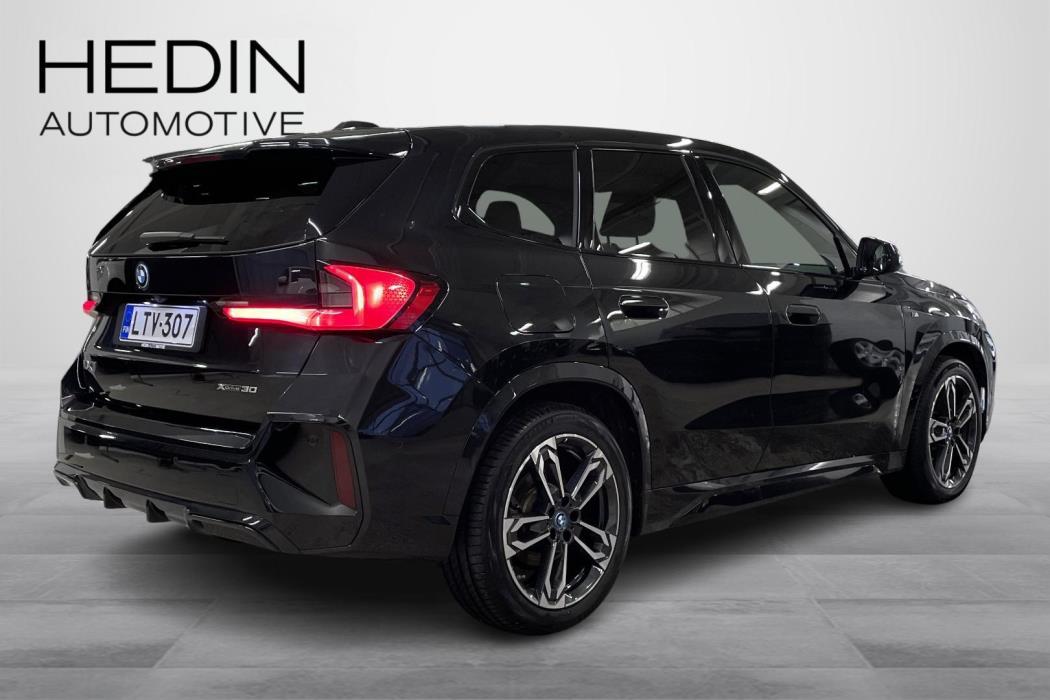 BMW iX1 2024