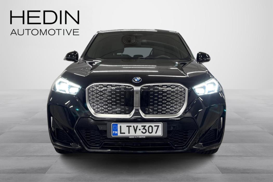 BMW iX1 2024