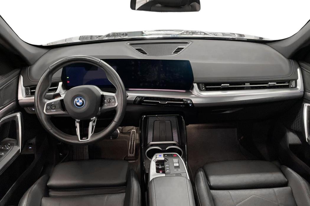 BMW iX1 2024