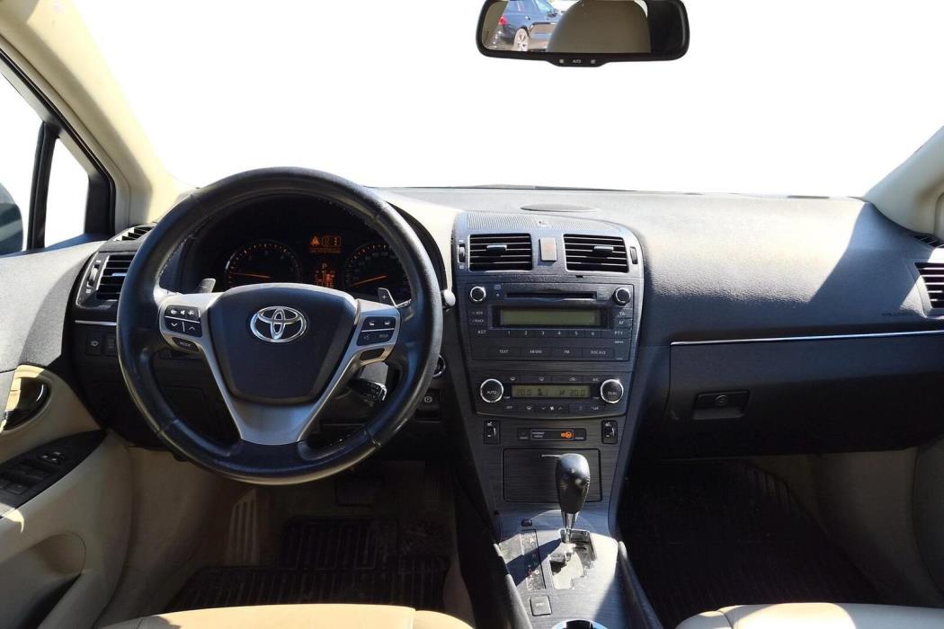 Toyota Avensis 2010