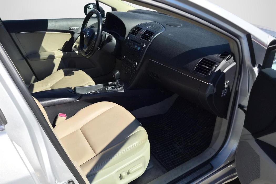 Toyota Avensis 2010