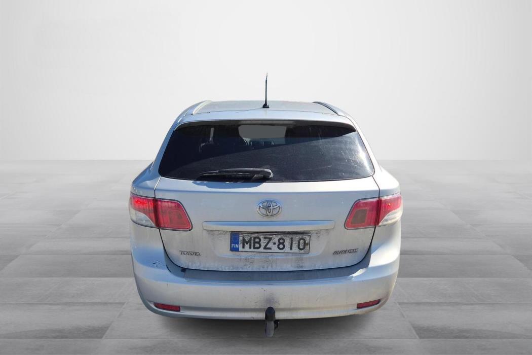 Toyota Avensis 2010