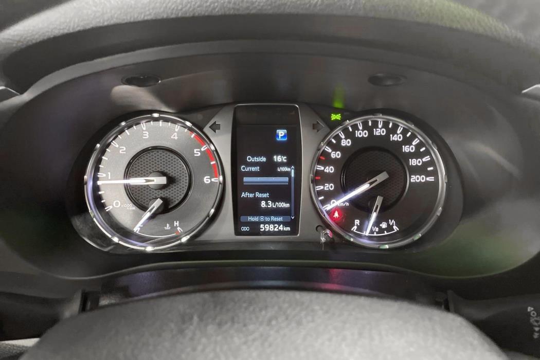 TOYOTA HILUX 2024