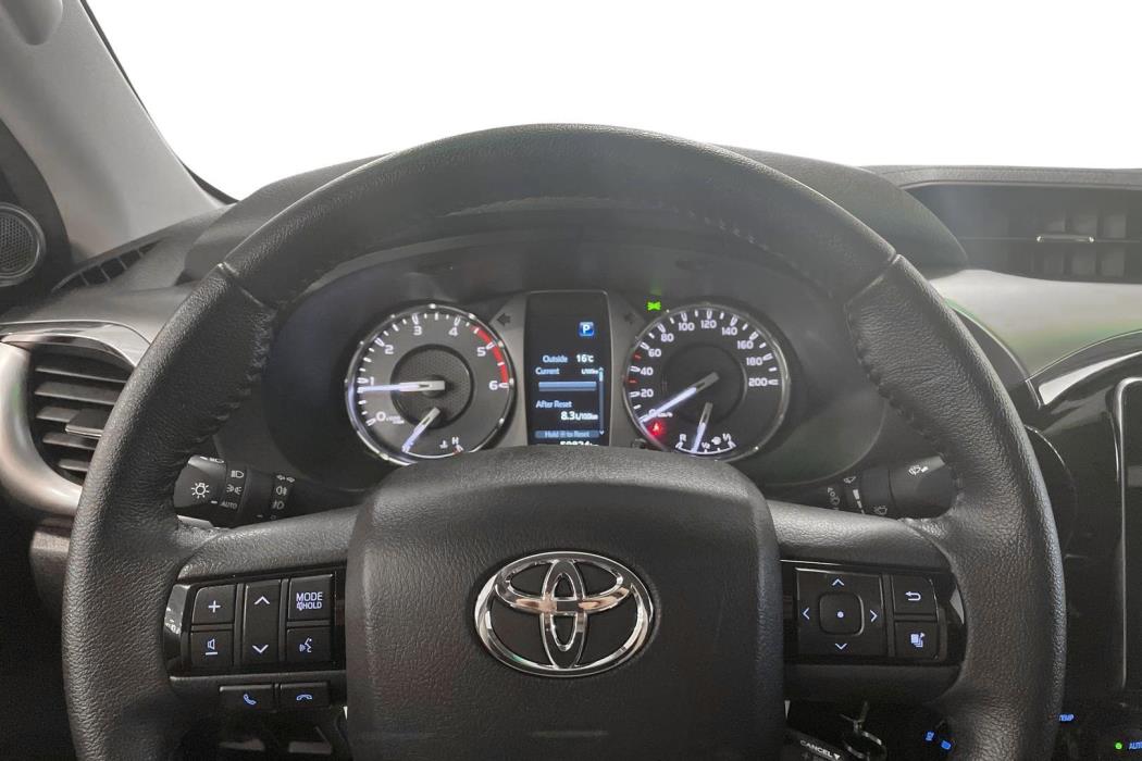 TOYOTA HILUX 2024