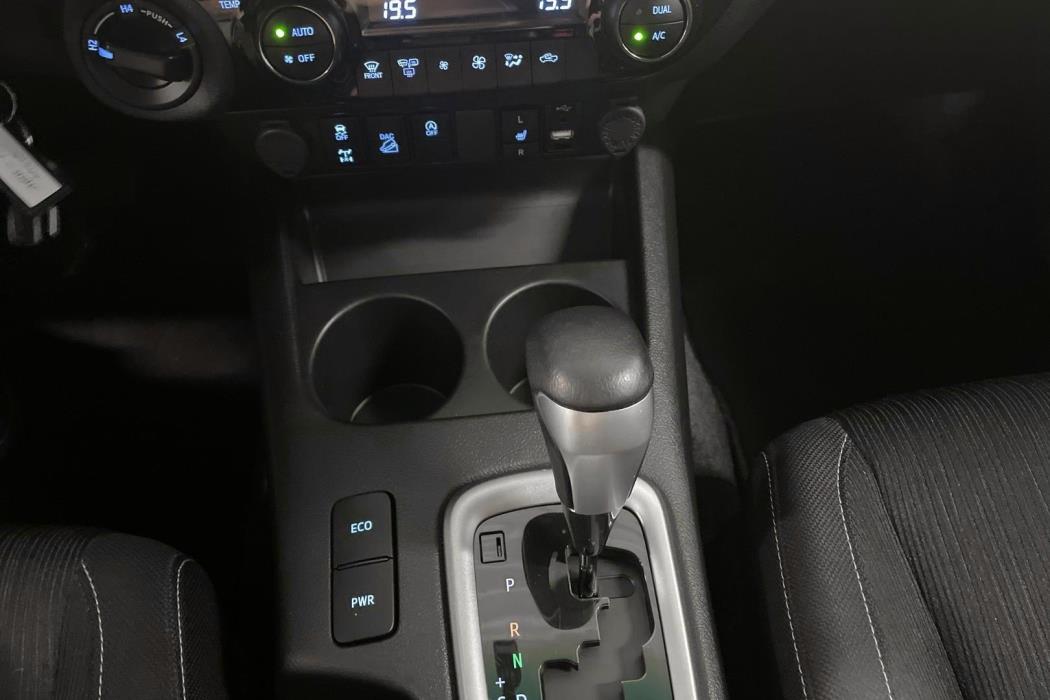 TOYOTA HILUX 2024