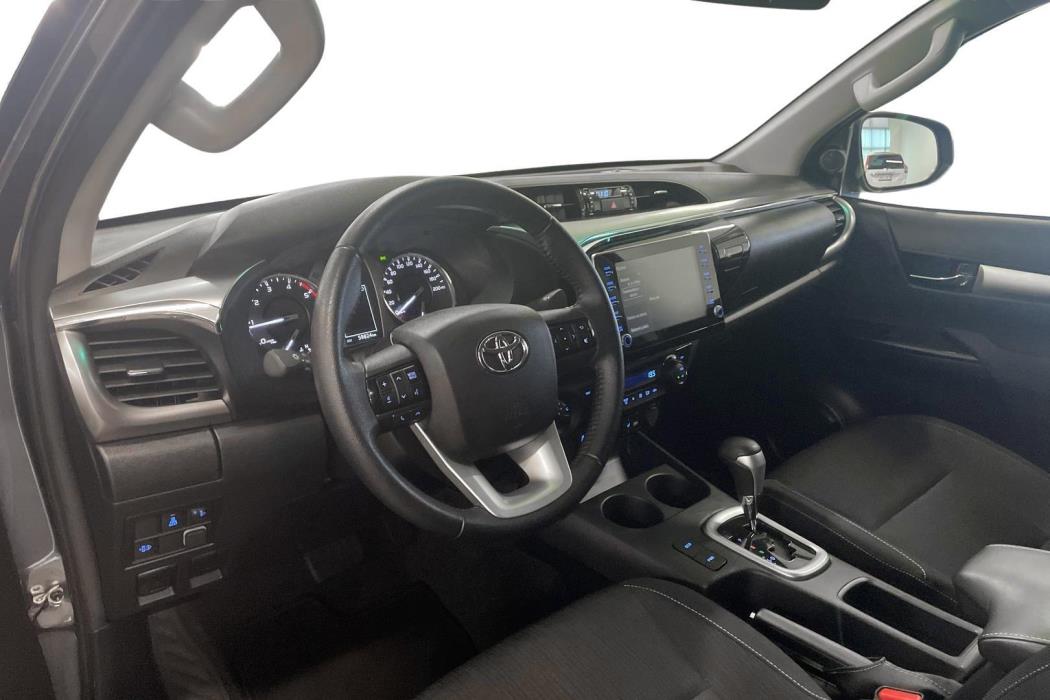 TOYOTA HILUX 2024