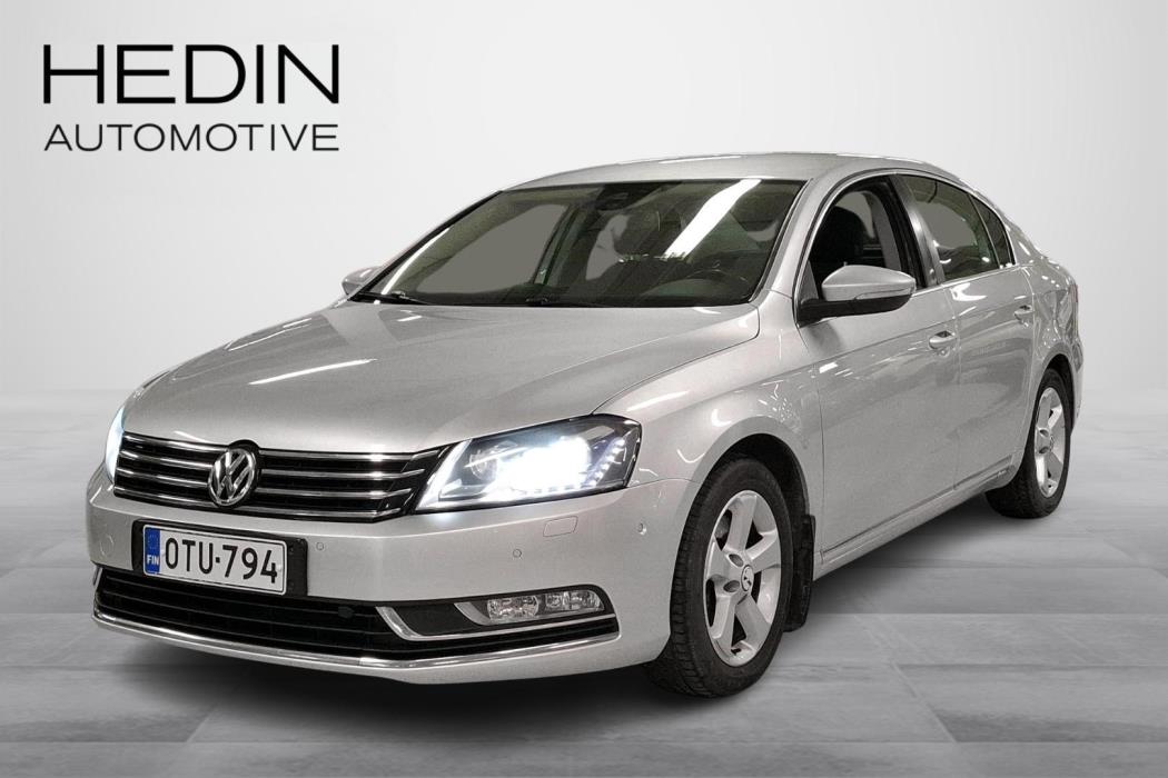 VOLKSWAGEN PASSAT 2012