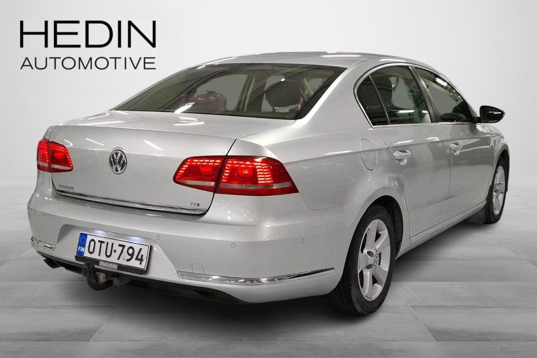 VOLKSWAGEN PASSAT 2012